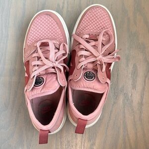 Nike Court Women’s size 7